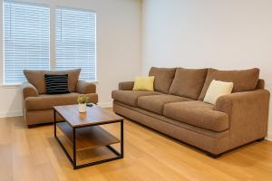 Cozy & Chic - Worker Friendly