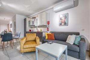 Spacious 2 bedroom apartment in Spinola Bay CGRE1