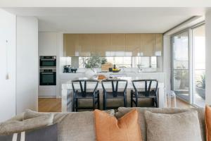 ON THE Rocks - Yambas Ultimate Absolute Beachdirft Residence