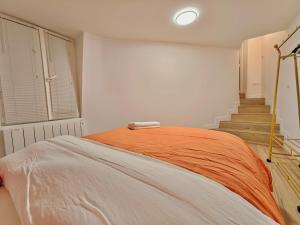 Cozy Latin Quarter Stay near the Seine & Metro & For 4 N6-10