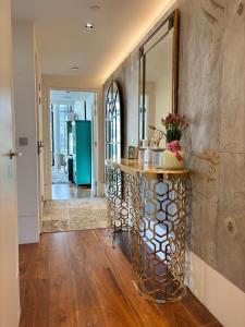 2BR Penthouse - Modern Luxury