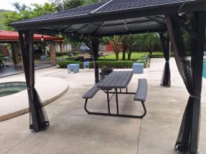 Casa Lapa Herradura con piscina grande privada