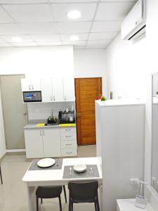 Habitacion con entrada independiente y aire acondicionado, Centro Piura