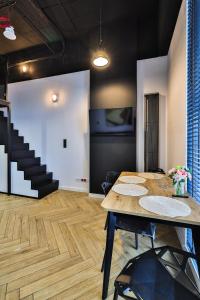 Prymasa Tysiaclecia 83A LOFT APT By Perfect Apart