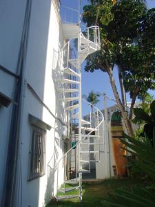 Waverider Apartments