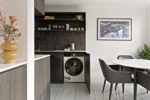 City Escape with Spa Access in Darlinghurst