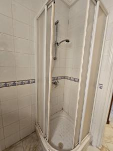 Ennasr Central Apartment- Near Clinic & Airport Line