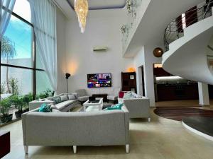 Spectacular Private House