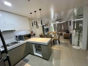 Shell Residence 2 bedroom by Kathy