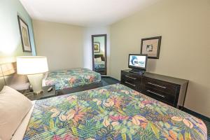 New Direct Oceanfront King 2BR ,Modern Decor,Pools