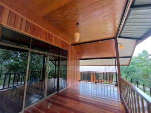 Koh Jum Paradise Resort