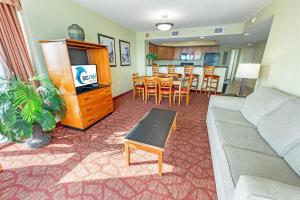 2BR with Pools, Views, Direct Oceanfront, Bay View