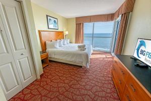 2BR with Pools, Views, Direct Oceanfront, Bay View