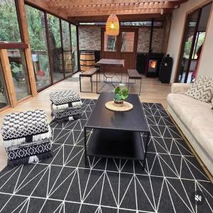 CASA CON TINAJA, PISCINA Y QUINCHO - Pucón