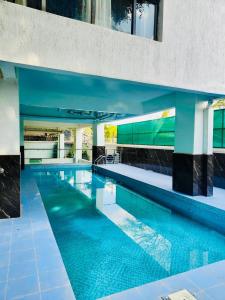 Pinecrest view Apartment