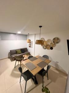 Rodadero Apartamento Familiar- 2 Hab y Balcon a 1 Cuadra De La Playa