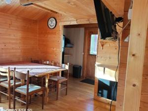 Chalet PMR avec Terrasse à Saint-Sorlin-dArves - API-1-52-348