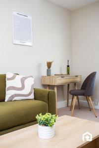 Vacant Nests The Wynd Spacious Home Parking