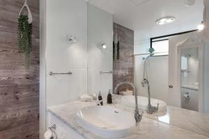 Ocean View 16A Studio Pool & Spa Wi-Fi