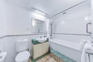 Marina views at Airlie 10F - 1 bedroom