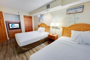 New Beachfront, Condo Simply Amazing Pools & Views