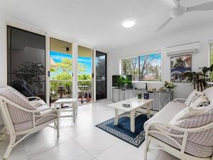 Relaxing Pool Hervey Bay Getaway Steps from Beach