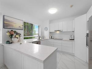 Relaxing Pool Hervey Bay Getaway Steps from Beach