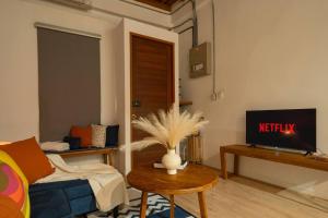 Soulful Stay-Hidden Thai-Mediterranean Retreat.