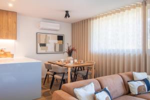 Stylish 2BR in Leça with AC by LovelyStay
