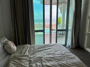 dawn at sea hua-hin beachfront pool villa บ้านแสงแรก พูลวิลล่าติดทะเลหัวหิน