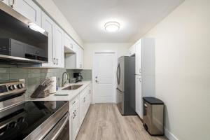 2bd 2ba Sunview 1 2Mins to BeachPool