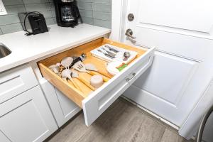 2bd 2ba Sunview 1 2Mins to BeachPool