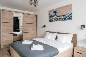 Silent Wave Apartment