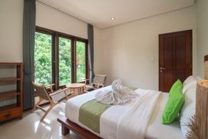 Villa DTrio 3BRPrivatePool Steps from Ubud Center