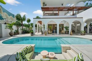 Little Castle 4BR Mediterranean Retreat in Canggu