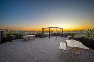 The Palais Peek Retreat at 333STK - A Modern 1 Bed 1 Bath Getaway