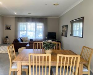 BROWNBILL STREET GEELONG a 2 Bedroom Unit located in the heart of East Geelong