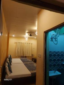 SHIV RESIDENCY PAYING GUEST HOUSe