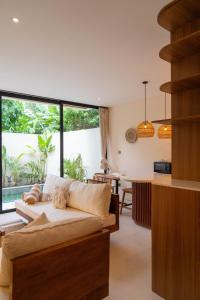 Modern 1BR Pool Villa with Balcony in North Canggu