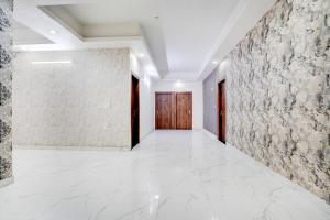 Super Collection O Palwal-Aligarh Crossway Formerly Hotel Kadamb