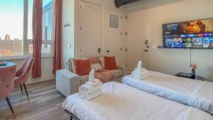 Bright & Bold+NYC View, Sleep 13, Park 2 cars FREE