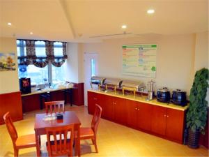 GreenTree Inn Hebei Qinhuangdao Northeastern University Zhujiang Road Shell Hotel, Hotel Qinhuangdao - big - 9