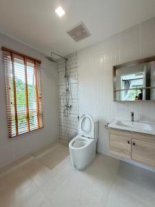 Cozy Siray Phuket 3-Floor Seaview Family Home