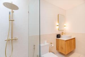 Modern Pererenan Villa Private Pool & Stunning Rice Paddy Views