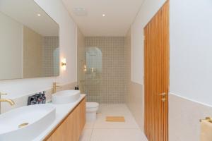 Modern Pererenan Villa Private Pool & Stunning Rice Paddy Views