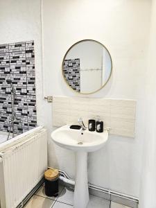 Maisonnette en duplex avec Jardin-Babyfoot et Billard