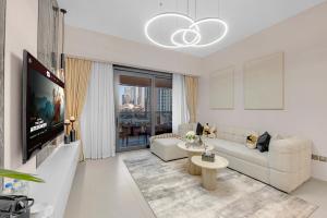 Full Burj Khalifa 3BR in Act Towers