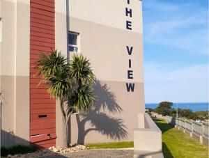 Modern Coastal Apartment in J-Bay