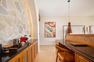 Nyasia Unique 1 BR Suite Room ZN383