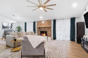 Shadowlake: 4BR House